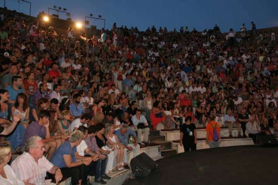 Οι “Ιππής” του Αριστοφάνη στο Αρχαίο θέατρο της Ηφαιστείας