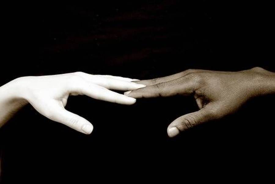«Παππού, πες της δασκάλας πως δεν είμαι μετανάστης…»