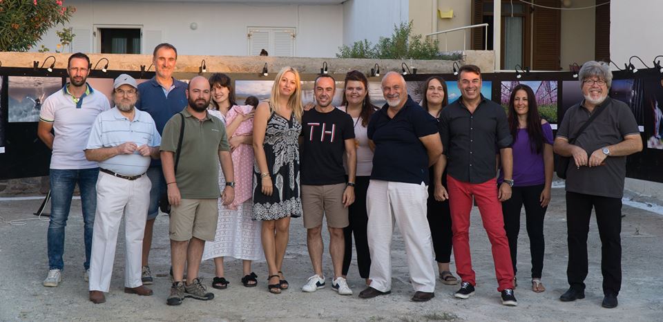 Πραγματοποιήθηκαν τα εγκαίνια της 9ης Ομαδικής Έκθεσης Φωτογραφίας με θέμα «Όρια». – φωτογραφία 1