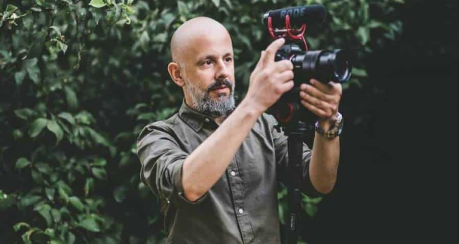 Ο Γιώργος Κωμάκης για το «Lxs Cinema Project»: Θα ταξιδέψουμε μαζί στα μονοπάτια του κινηματογράφου (audio)