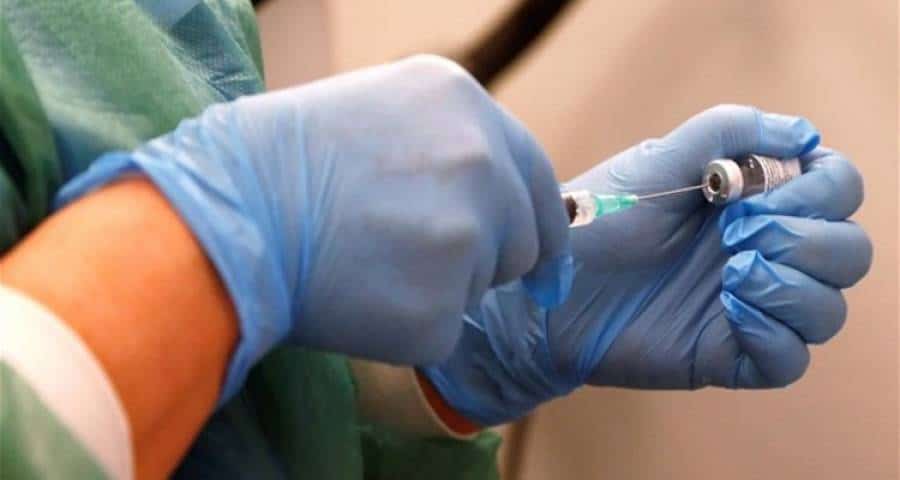 Μπουρνούς – Μιχαηλίδης σε Κικίλια: Ελλιπής σχεδιασμός και καθυστερήσεις στον εμβολιασμό των κατοίκων του Β. Αιγαίου