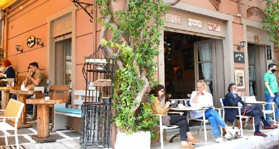 Άνοιγμα εστίασης: «Βροχή» οι κρατήσεις | Τα μέτρα για εστιατόρια και καφετέριες