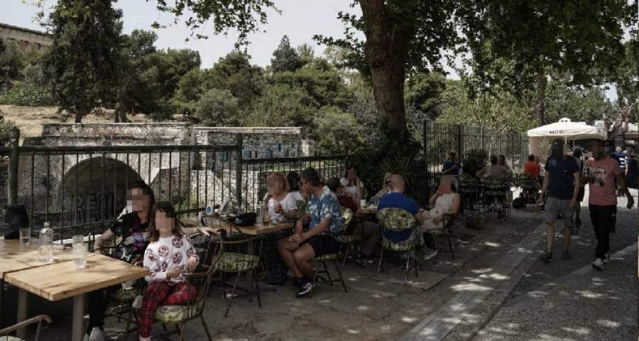 Ξεκλειδώνει το lockdown: Ανοίγουν ξανά παραλίες, φροντιστήρια, δικαστήρια και έπεται συνέχεια