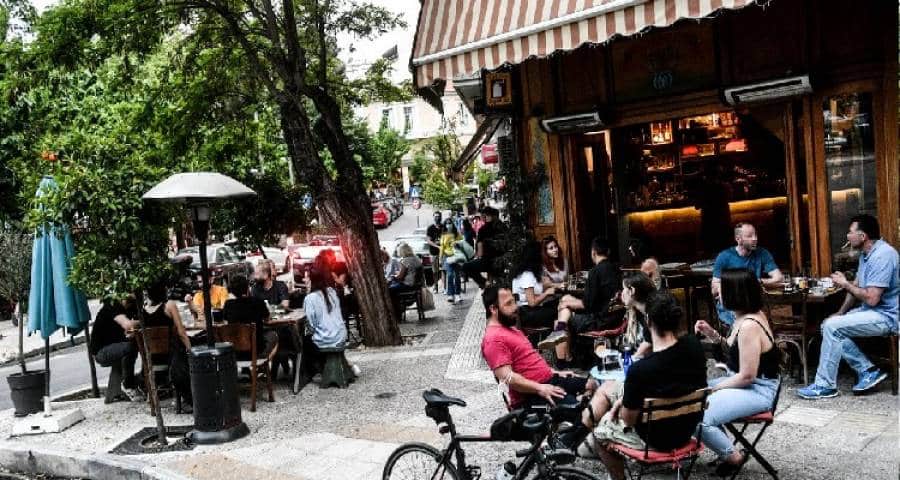 Συνεδριάζει η επιτροπή για νέα χαλάρωση μέτρων | Τι θα γίνει με μουσική και απαγόρευση κυκλοφορίας από 12:30 τη νύχτα