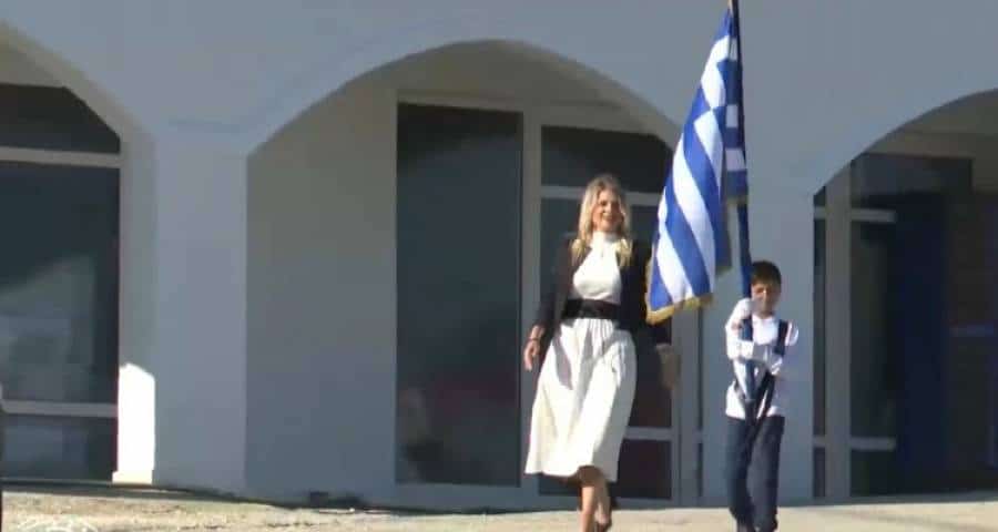 28η Οκτωβρίου: Συγκίνηση – Ο 9χρονος Τάσος παρέλασε μόνος του στο βορειοδυτικότερο άκρο της Ελλάδας, στο Μαθράκι