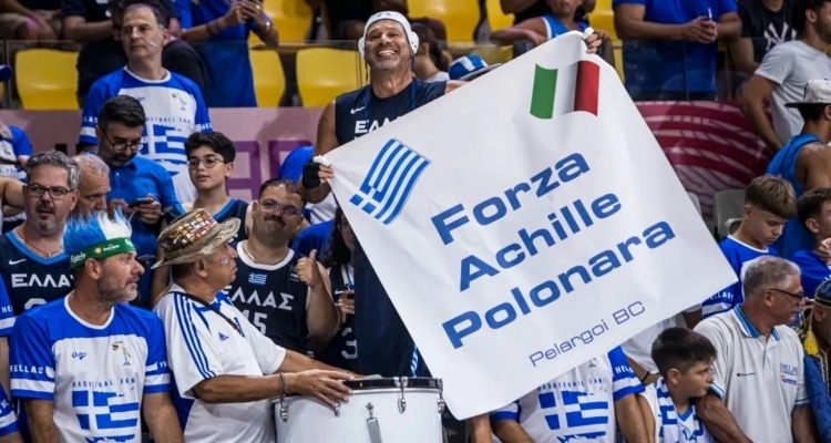 Eurobasket 2025: Το μήνυμα των Ελλήνων φιλάθλων στον Πολονάρα που δίνει μάχη με την λευχαιμία – Η απάντησή του στα ελληνικά