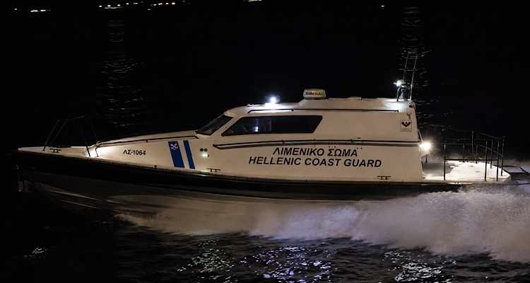 Διακομιδή 41χρονου από τον Άγιο Ευστράτιο στο Νοσοκομείο Λήμνου με σκάφος του Λιμενικού