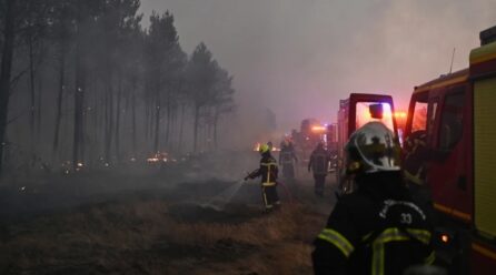 «Κόλαση» από τις πυρκαγιές σε Γαλλία και Ισπανία: Εκκενώνεται η ξενοδοχειακή ζώνη στο αεροδρόμιο του Μπορντό, χιλιάδες εκτοπισμένοι