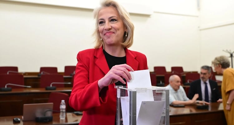 ΣΥΡΙΖΑ: Νέα πρόεδρος η Ρένα Δούρου