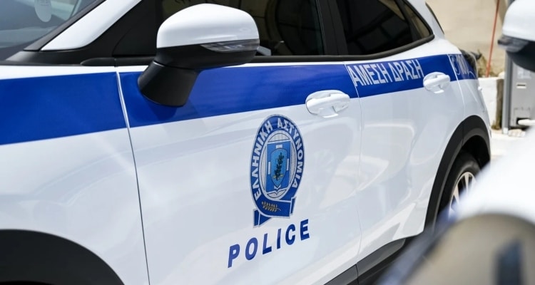 Καστοριά: Έπεισαν 83χρονο να οδηγήσει μέχρι την Αθήνα και να τους δώσει 37.000 ευρώ -Του είχαν ήδη αρπάξει χρυσές λίρες
