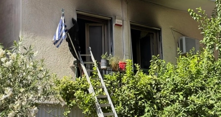 Φωτιά σε διαμέρισμα στα Πατήσια | Νεκρή μία ηλικιωμένη, στο νοσοκομείο ο σύζυγός της σε σοβαρή κατάσταση