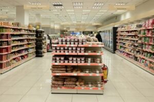 «Κλείδωσε» η λίστα των προϊόντων με μείωση τιμής από 31 Αυγούστου | Πόσο εκτιμάται ότι θα μειωθεί το μηνιαίο κόστος για σούπερ μάρκετ