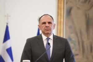 Επικοινωνία Γεραπετρίτη με τον Ιρανό ΥΠΕΞ, στο επίκεντρο η ελεύθερη ναυσιπλοΐα στα Στενά του Ορμούζ