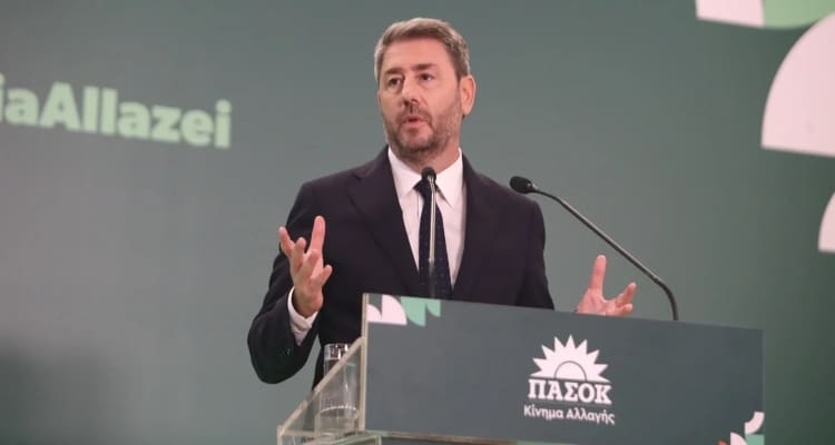 Μάχη ΠΑΣΟΚ-ΕΛΑΣ στη ΔΕΘ για την κυριαρχία στην αντιπολίτευση -Κόντρα και για τις «μεταγραφές» ανεξάρτητων βουλευτών