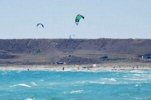 Τραυματισμός kitesurfer στο Κέρος | Στο Νοσοκομείο με ασθενοφόρο του ΕΚΑΒ