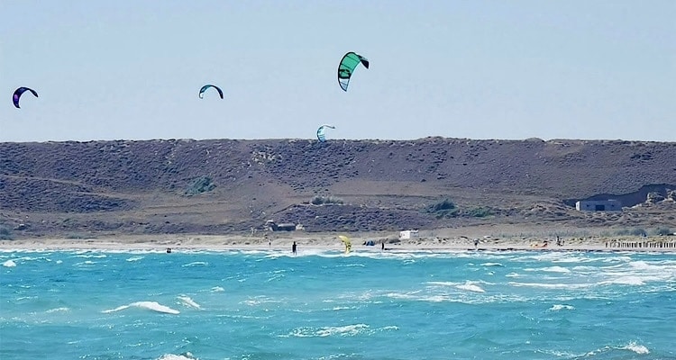Τραυματισμός kitesurfer στο Κέρος | Στο Νοσοκομείο με ασθενοφόρο του ΕΚΑΒ