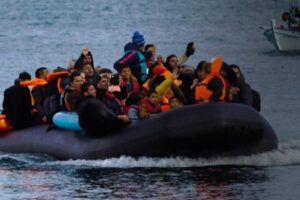 Έκτακτη σύσκεψη συγκαλεί ο Μουτζούρης για το μεταναστευτικό | Από την Κρήτη σε Λέσβο και Σάμο εκατοντάδες μετανάστες