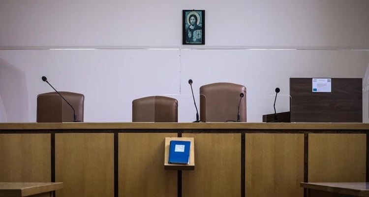 Νέα αναβολή στη δίκη του συζύγου γνωστής δημοσιογράφου για ενδοοικογενειακό επεισόδιο | Της ζήτησαν να καταθέσει