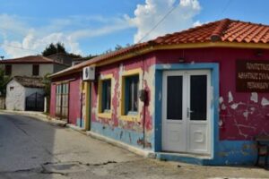Ρεπανίδι: Χωρίς νερό ο οικισμός μετά την πρόσκρουση οχήματος σε πυροσβεστικό κρουνό