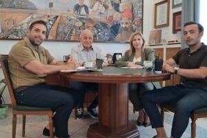 Ευχαριστίες της Δημάρχου Λήμνου στην οικογένεια Μπούμπουρα για τις αεροδιακομιδές και συζήτηση για τα νέα έργα