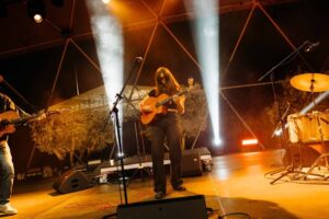 Οι Kadinelia έρχονται στην Πλάκα για μια συναυλία με κοινωφελή σκοπό