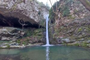 Πώς έγινε η τραγωδία με τη 18χρονη σε καταρράκτη στη Βέροια: Το «αχ» πριν πέσει στο νερό και η προσπάθεια του φίλου της να τη σώσει