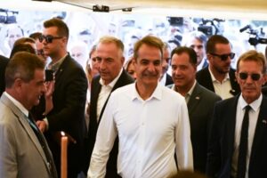 Αλλεπάλληλες συσκέψεις της κυβέρνησης εν όψει ΔΕΘ: Πακέτο άνω των 1,7 δισ. ευρώ -Φοροελαφρύνσεις, αυξήσεις και νέα μέτρα