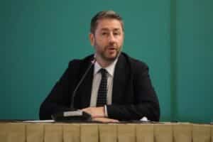 ΠΑΣΟΚ: Μάχη για να προσπεράσει το κόμμα Τσίπρα στις μετρήσεις | Περιοδείες και ψηφοδέλτια