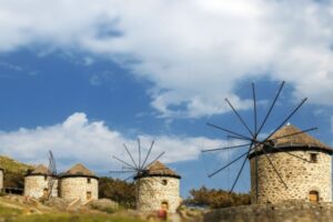 Καιρός: Αλλαγή σκηνικού με βροχές και καταιγίδες | Σε ποιες περιοχές η θερμοκρασία θα φθάσει τους 30°C