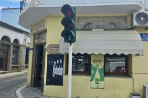 Εκτός λειτουργίας οι φωτεινοί σηματοδότες στο παλαιό λιμάνι της Μύρινας