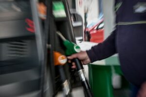 Οδεύει ακάθεκτη προς τα 2,50 ευρώ η βενζίνη στη Λήμνο