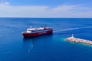 Εντυπωσιακή άφιξη του «Αδαμάντιος Κοραής» στο λιμάνι της Μύρινας!