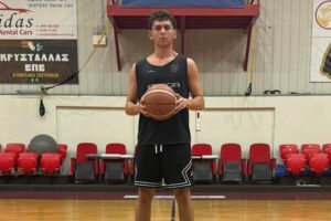 Στις προπονήσεις της Μικτής Ομάδας Rising Stars ο Βαγγέλης Μπλιας του Ήφαιστου Λήμνου