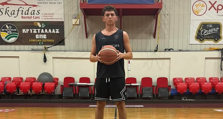Στις προπονήσεις της Μικτής Ομάδας Rising Stars ο Βαγγέλης Μπλιας του Ήφαιστου Λήμνου