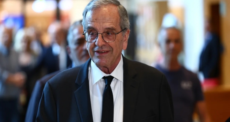 Ανταρτοπόλεμος Σαμαρά: Προσπαθεί να κερδίσει χρόνο μέχρι να ανακοινώσει το κόμμα -Ξεκάθαρες απαντήσεις από την κυβέρνηση
