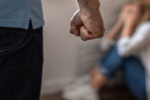 Εφιάλτης για 31χρονη στη Θεσσαλονίκη: Κατήγγειλε 59χρονο για ξυλοδαρμό κατά την ερωτική πράξη, αποκάλυψε πως την κακοποιούσε άγρια επί μήνες