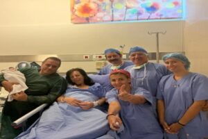 Γεννήθηκε παιδί στην Αθήνα από έμβρυο που είχε κρυοσυντηρηθεί πριν από 22 χρόνια, χρόνος-ρεκόρ -Μία βαθιά συγκινητική ιστορία
