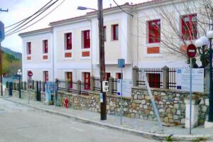 3ο Δημοτικό Μύρινας: Δύο εκπαιδευτικοί Παράλληλης Στήριξης για οκτώ παιδιά | Διαμαρτυρία των γονέων