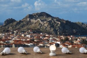 ΔΕΔΔΗΕ: Δωρεάν λαμπτήρες LED στους δικαιούχους του Κοινωνικού Οικιακού Τιμολογίου στη Λήμνο
