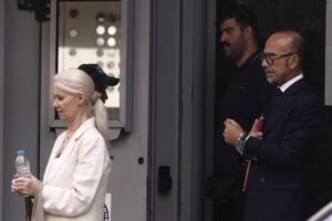 Στο άνοιγμα των κινητών το βλέμμα της έρευνας για την υπόθεση Μαζωνάκη | Τι εκτιμούν οι αρχές για το χρηματοκιβώτιο του τραγουδιστή