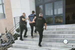 Ηγουμενίτσα: Προφυλακίστηκε ο 29χρονος που παρέσυρε τη σύντροφό του με το αυτοκίνητό του, μετά από τσακωμό