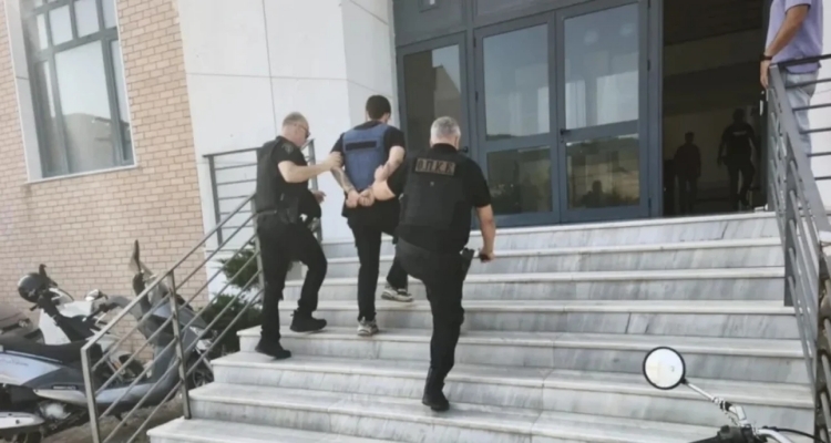 Ηγουμενίτσα: Προφυλακίστηκε ο 29χρονος που παρέσυρε τη σύντροφό του με το αυτοκίνητό του, μετά από τσακωμό