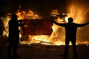 Αλβανία: Κλιμακώνονται οι αντικυβερνητικές κινητοποιήσεις στα Τίρανα | «Δεν παραιτούμαι» λέει ο Ράμα