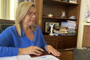 Λύσεις για τα δημόσια έργα στα νησιά ζήτησε από την ΚΕΔΕ η Δήμαρχος Λήμνου