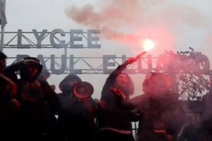 Γιατί οι μαθητές «πνίγουν» τον Μακρόν | Από τι μεγαλύτερες διαδηλώσεις των τελευταίων δεκαετιών, μνήμες εξέγερσης του ’68