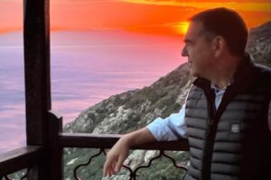 Άναψε φωτιές ο Τσίπρας με την επίσκεψη στο Άγιον Όρος: Θεομπαίχτη τον είπε η Ζωή, πυρά από Αδωνι και Πολάκη
