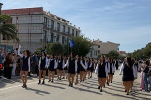 Έκτακτο: Η κακοκαιρία ακυρώνει τη μαθητική παρέλαση στη Λήμνο | Θα παρελάσει μόνο ο στρατός