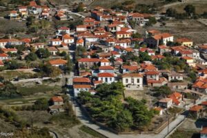 Λύχνα: Πτώση στύλου της ΔΕΗ έκλεισε τον δρόμο | Χωρίς ρεύμα ο οικισμός