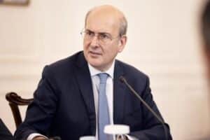 Χατζηδάκης: Θα συνεχιστεί η παρέμβαση στην αμόλυβδη | Πολύ παρακάτω από το 1,75 το πετρέλαιο θέρμανσης