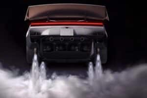 Ο Ελον Μασκ και η Tesla αποκάλυψαν το πρώτο ιπτάμενο αυτοκίνητο | Πετά, προσγειώνεται στον δρόμο και συνεχίζει την πορεία του